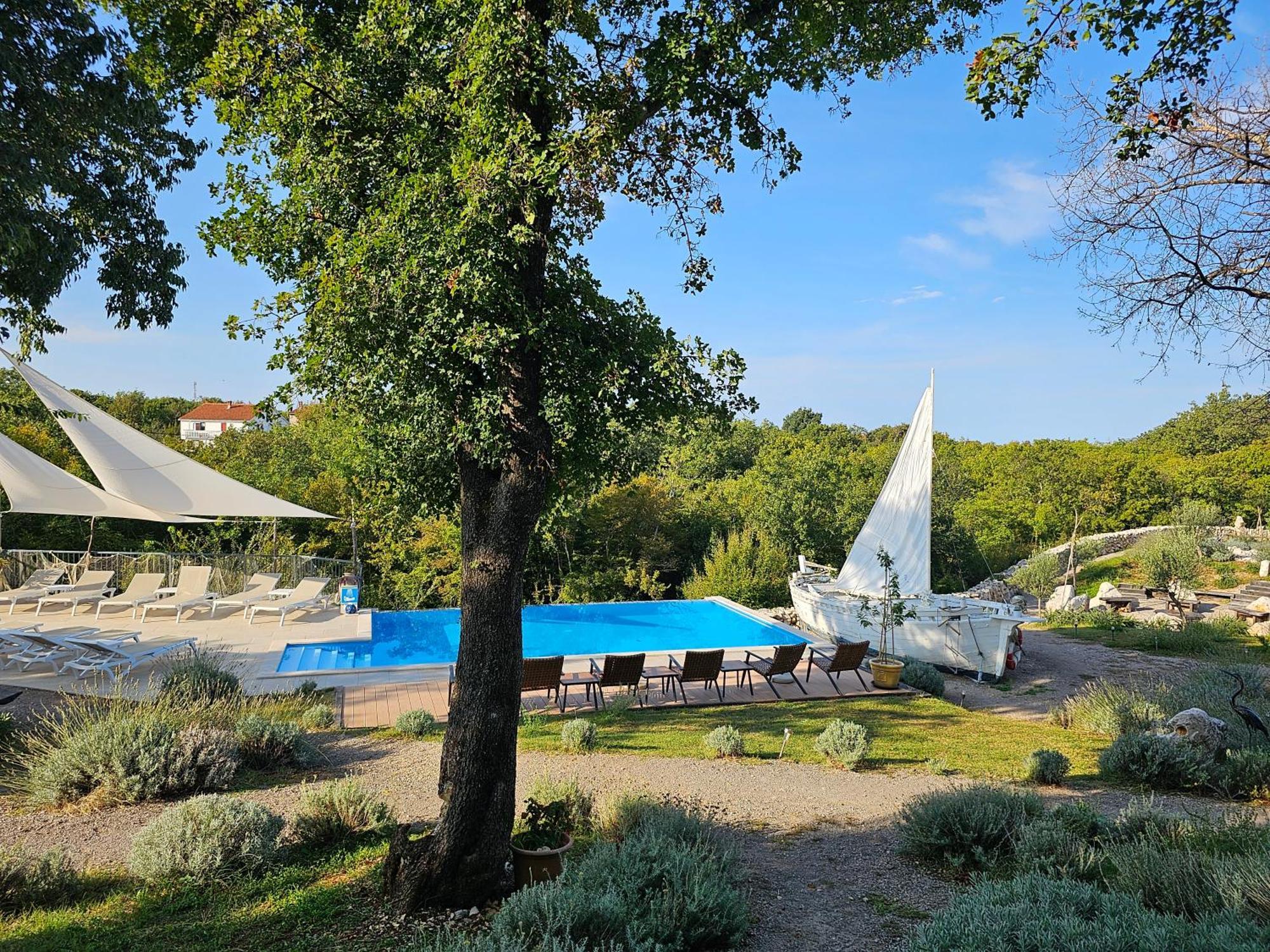 Boutique Resort Osma - Adults Only Malinska Exterior photo
